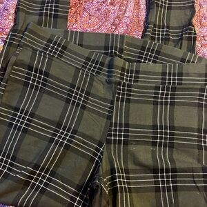 Black & Geen Plaid High-Waist leggings torrid